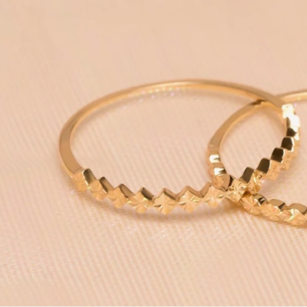 Stone and strand spark square band size 8